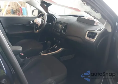 2018 Jeep Compass Sport Fwd z USA, uszkodzony, nr VIN 3C4NJCAB2JT301670